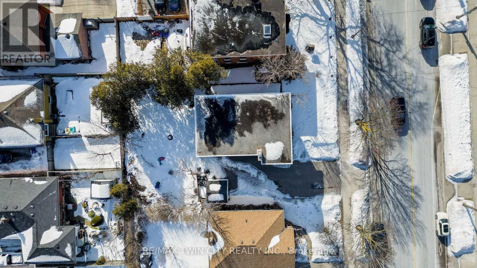 486 HIGHLAND ROAD EAST Image 40