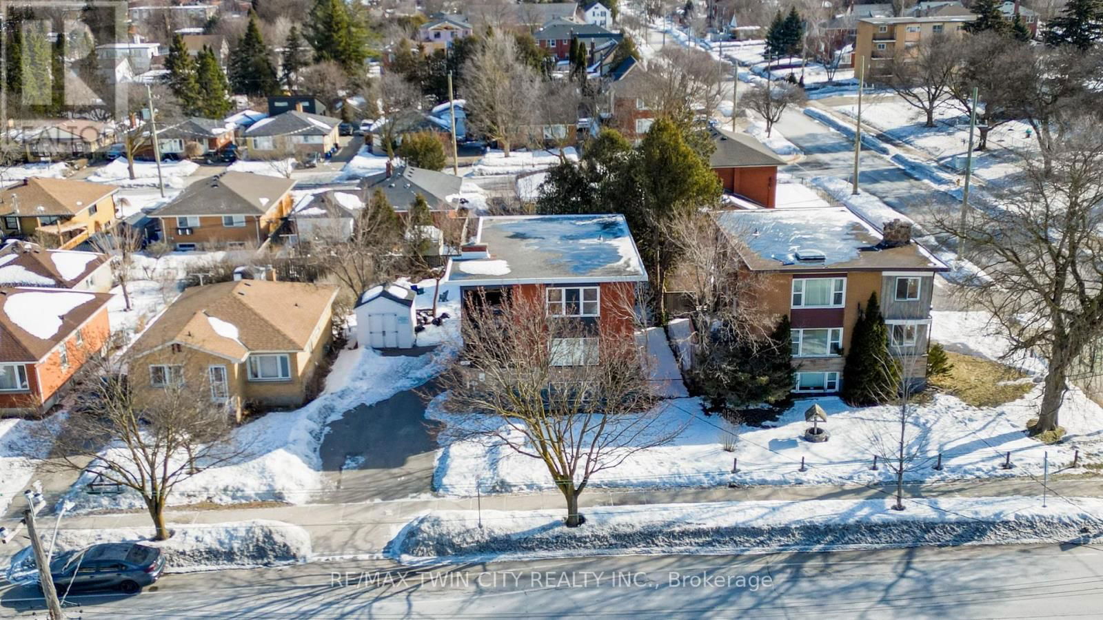 486 HIGHLAND ROAD EAST Image 45