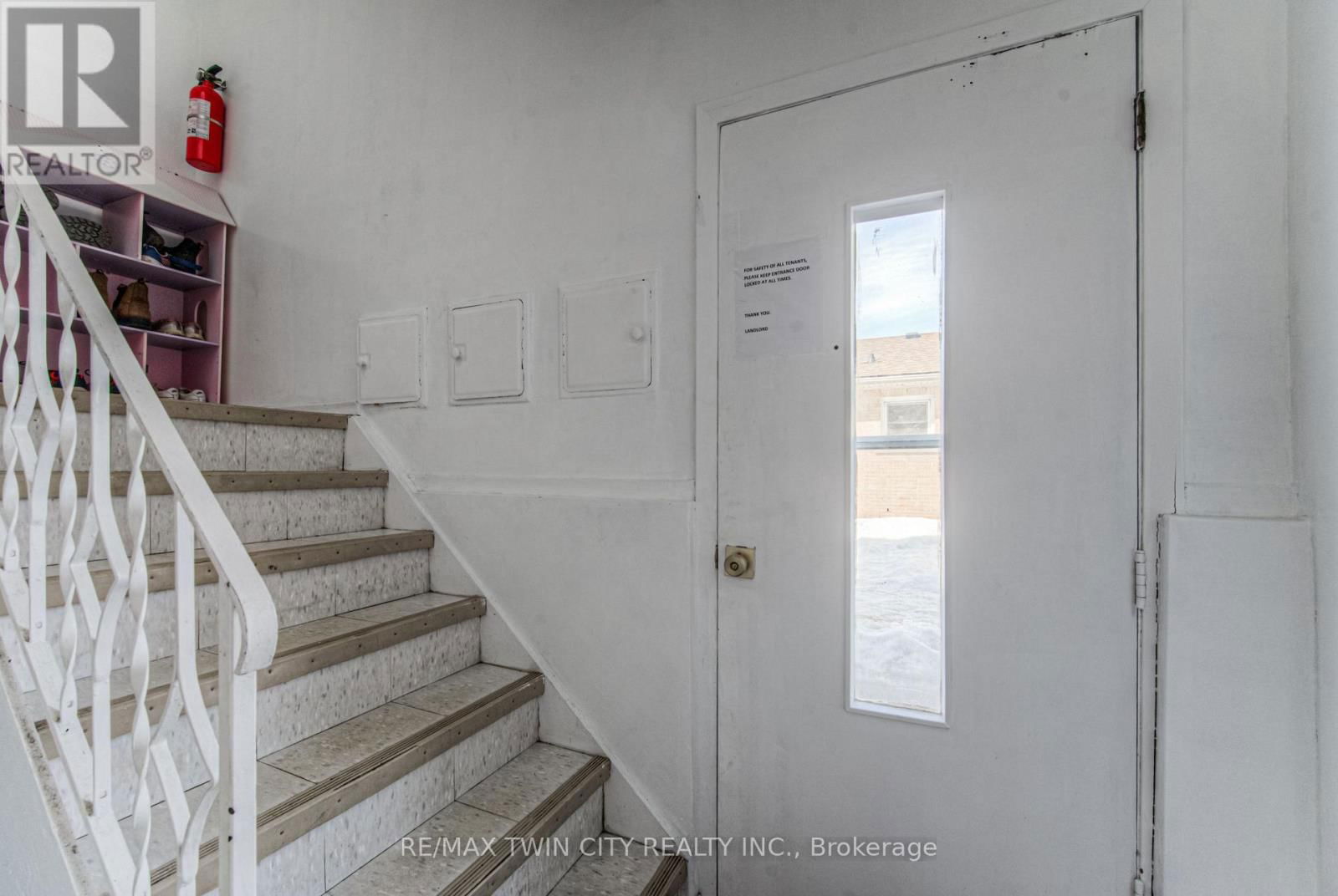 486 HIGHLAND ROAD EAST Image 9