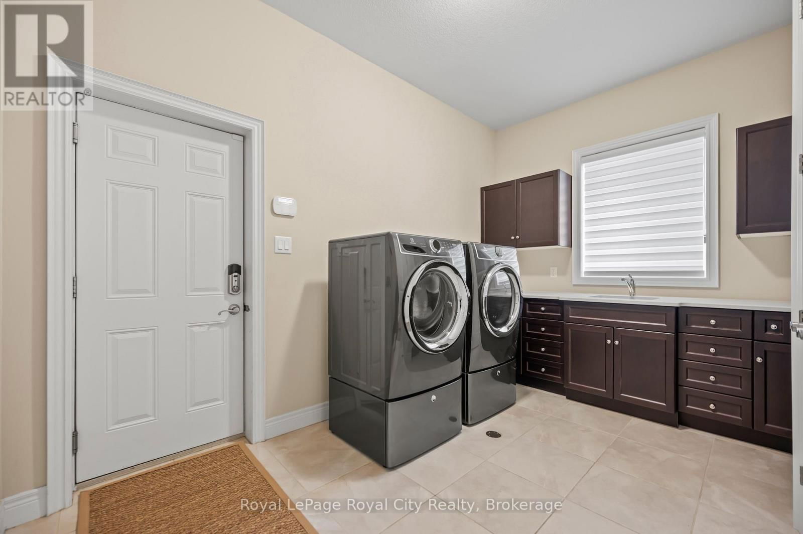 84 MCCANN STREET Image 19