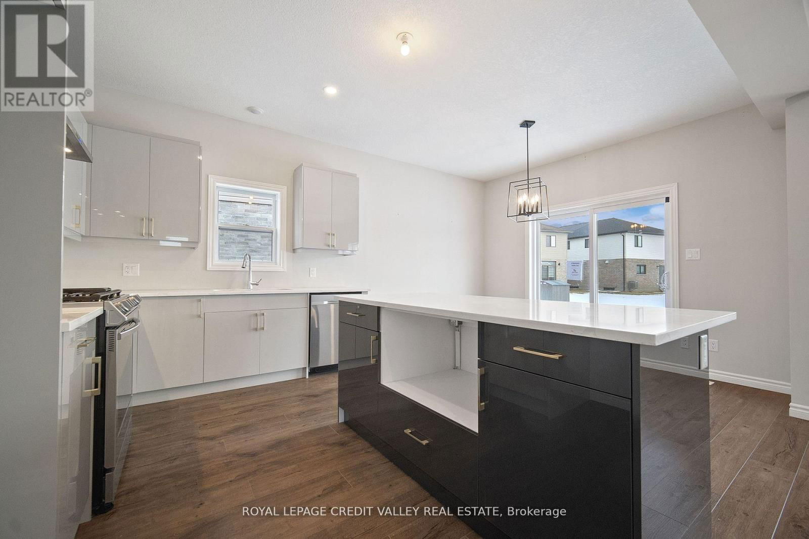 198 MIDDLETON AVENUE Image 14
