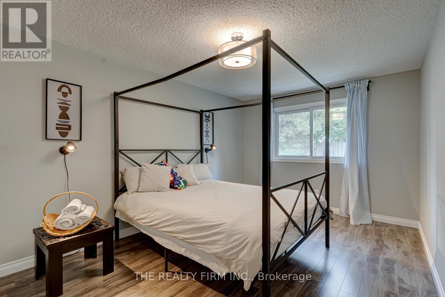 42 BEECHMOUNT CRESCENT Image 11