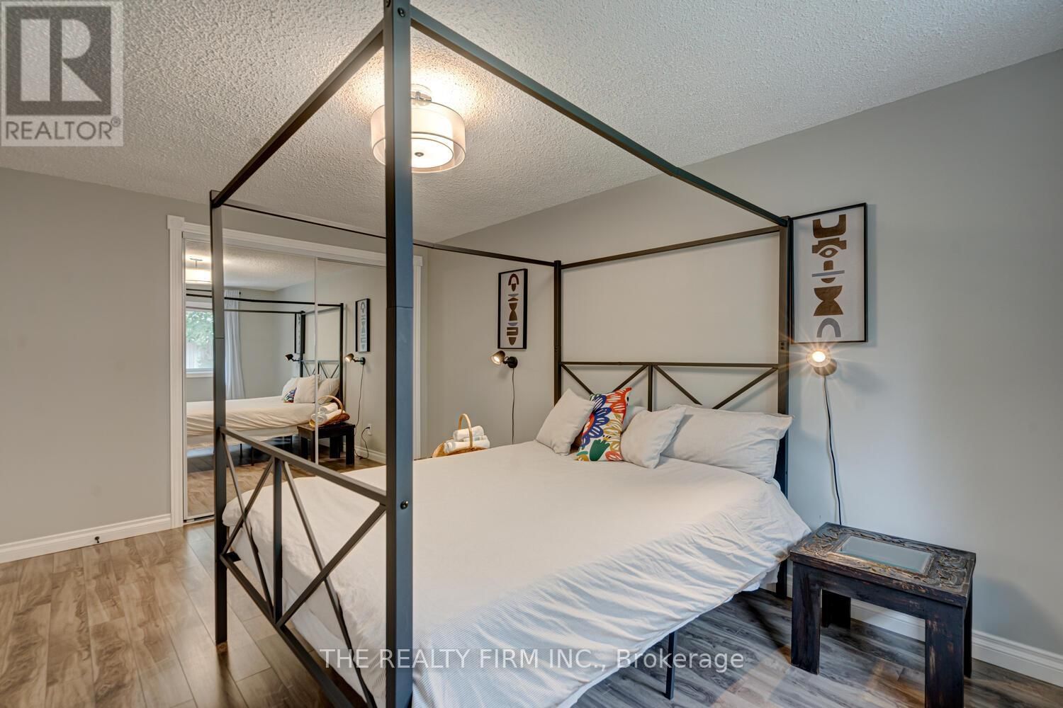 42 BEECHMOUNT CRESCENT Image 12