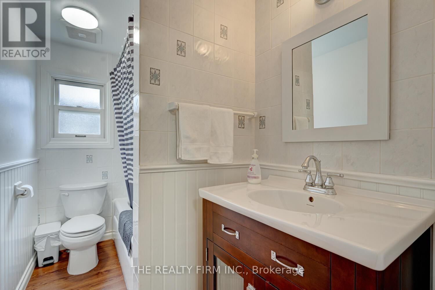 42 BEECHMOUNT CRESCENT Image 13
