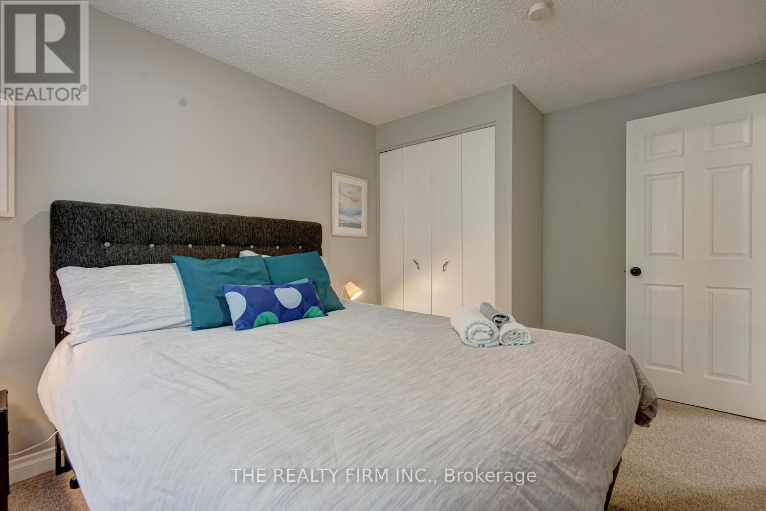 42 BEECHMOUNT CRESCENT Image 18