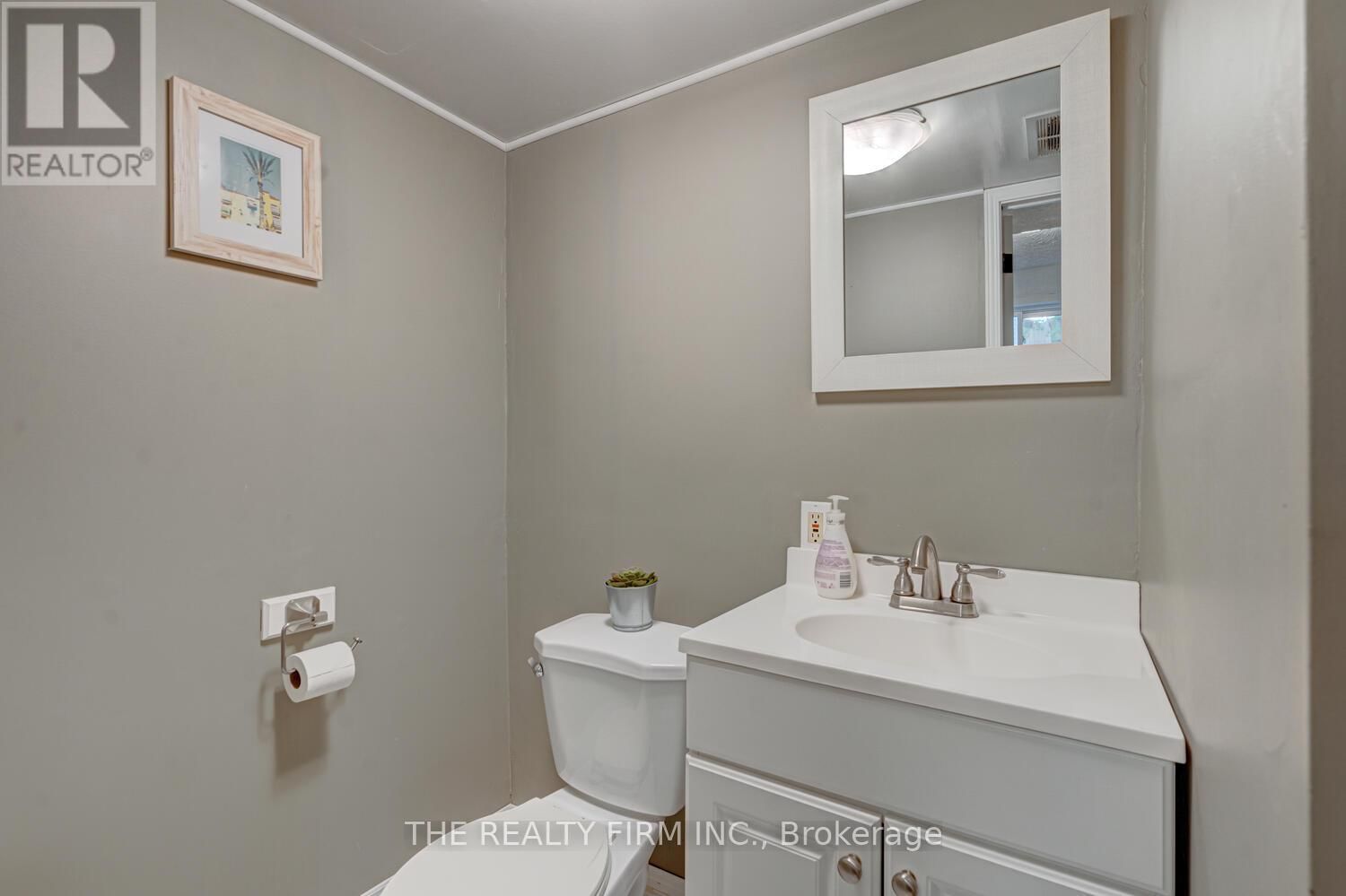 42 BEECHMOUNT CRESCENT Image 23
