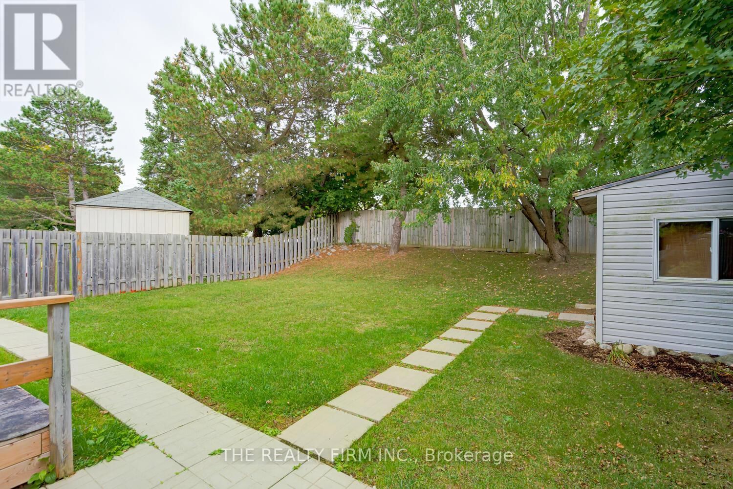 42 BEECHMOUNT CRESCENT Image 31