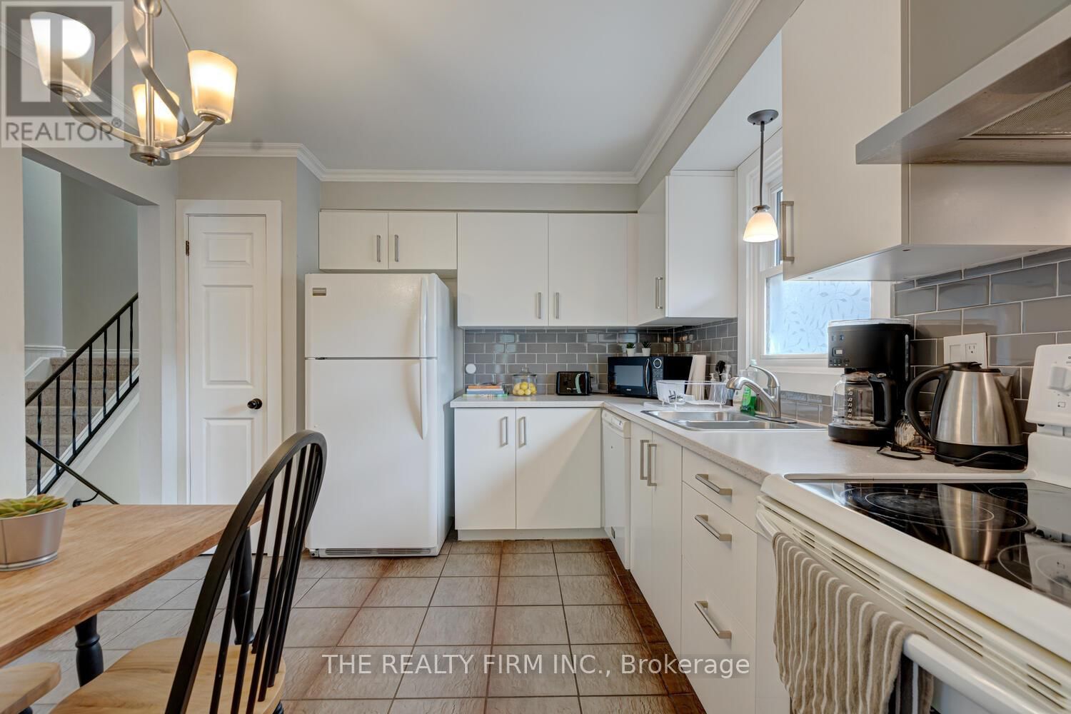 42 BEECHMOUNT CRESCENT Image 8
