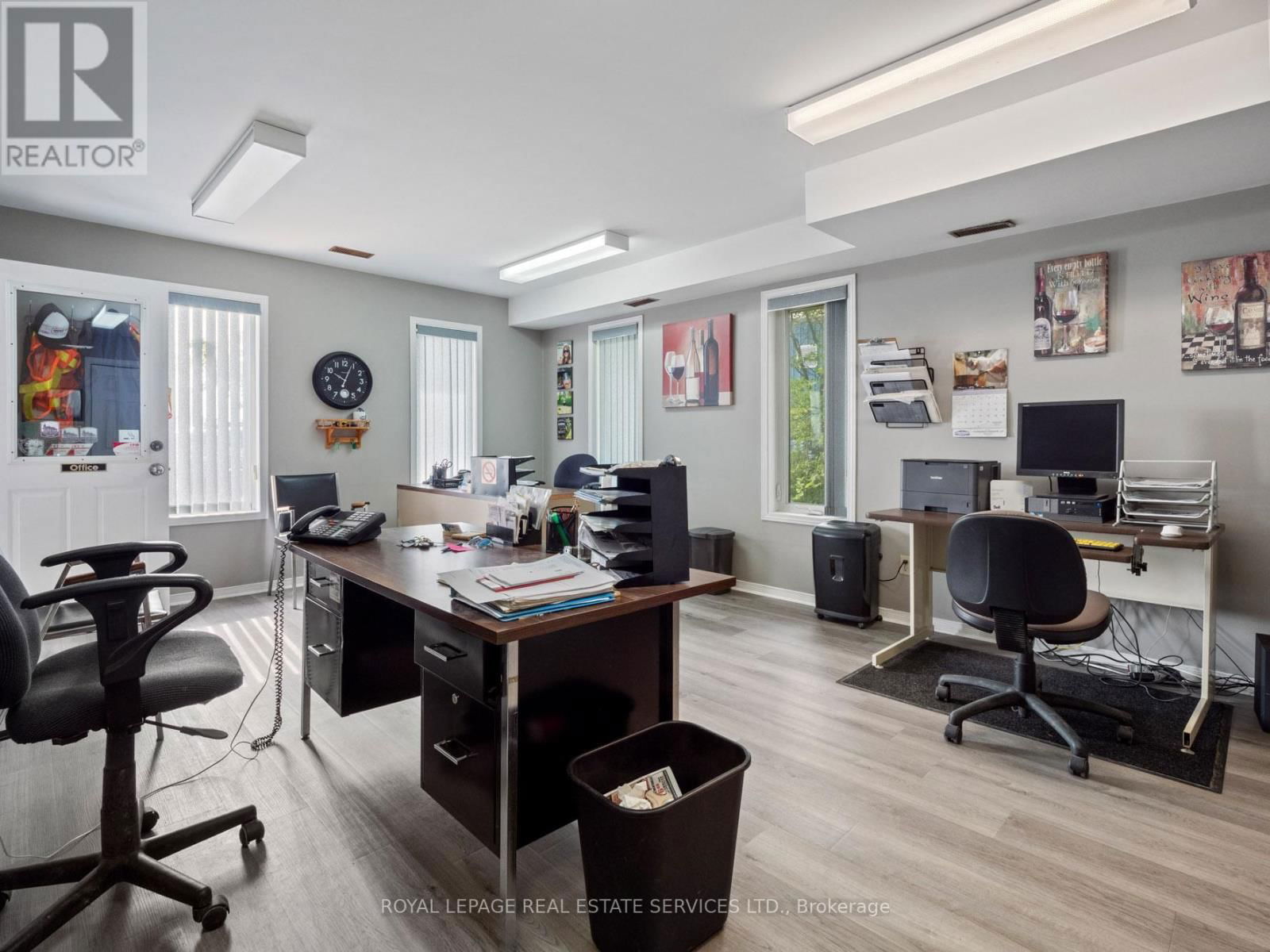 2942 THOMPSON AVENUE Image 13
