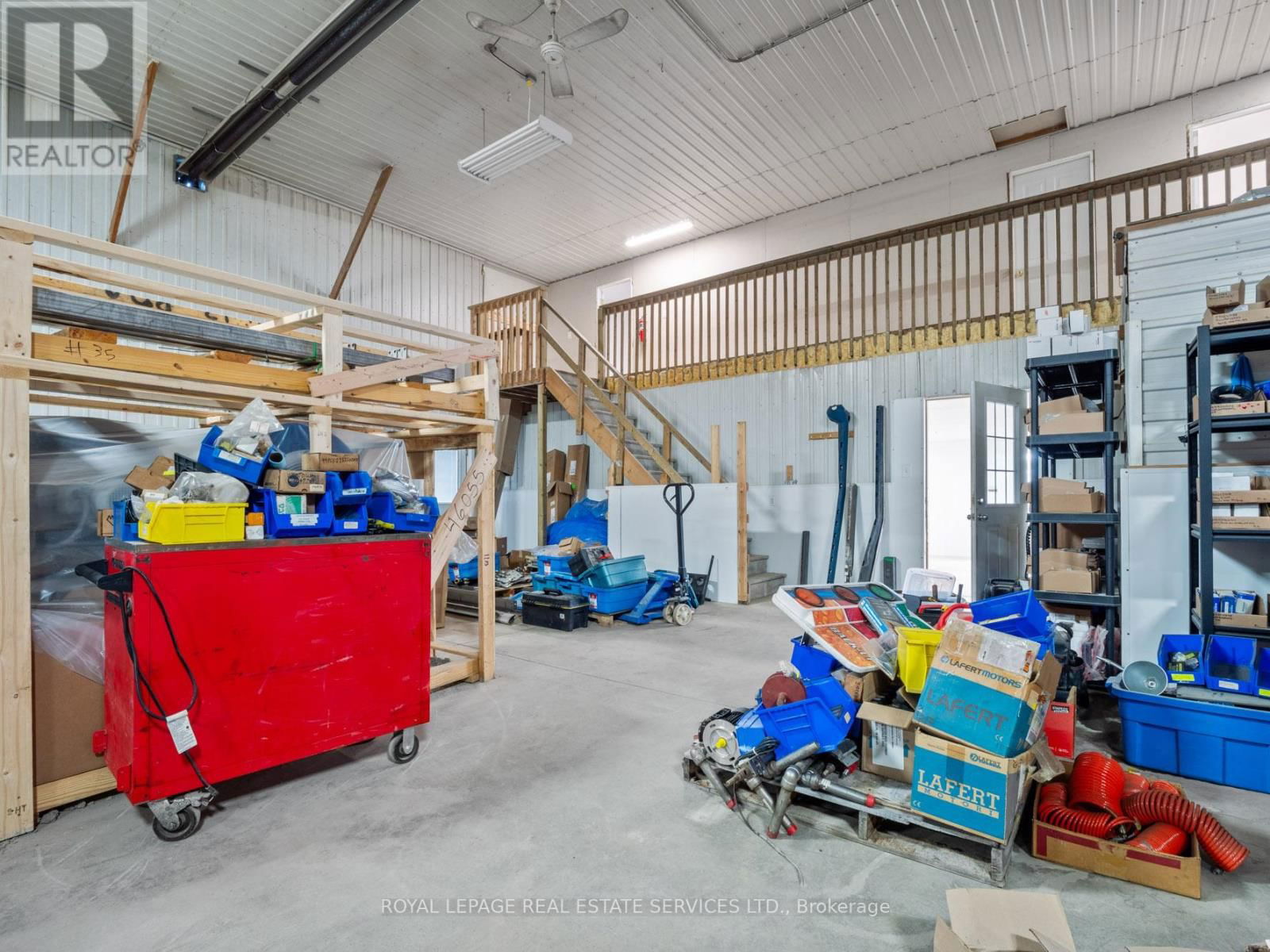 2942 THOMPSON AVENUE Image 34
