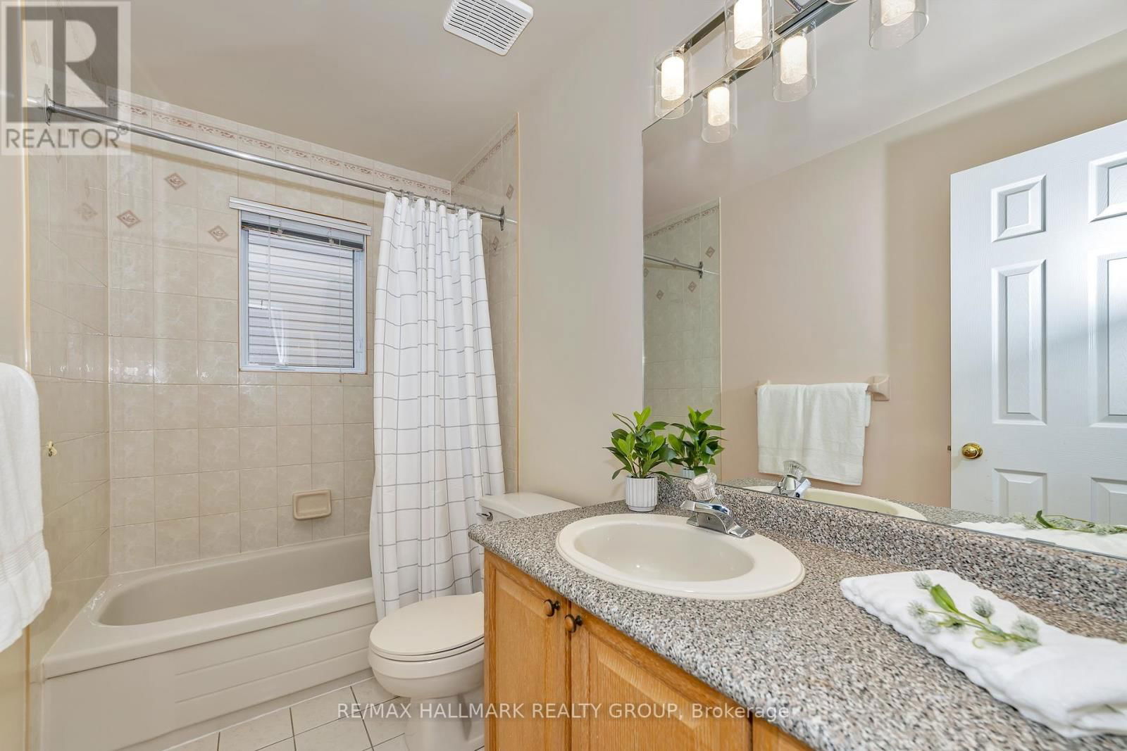 63 NEWBOROUGH CRESCENT Image 11