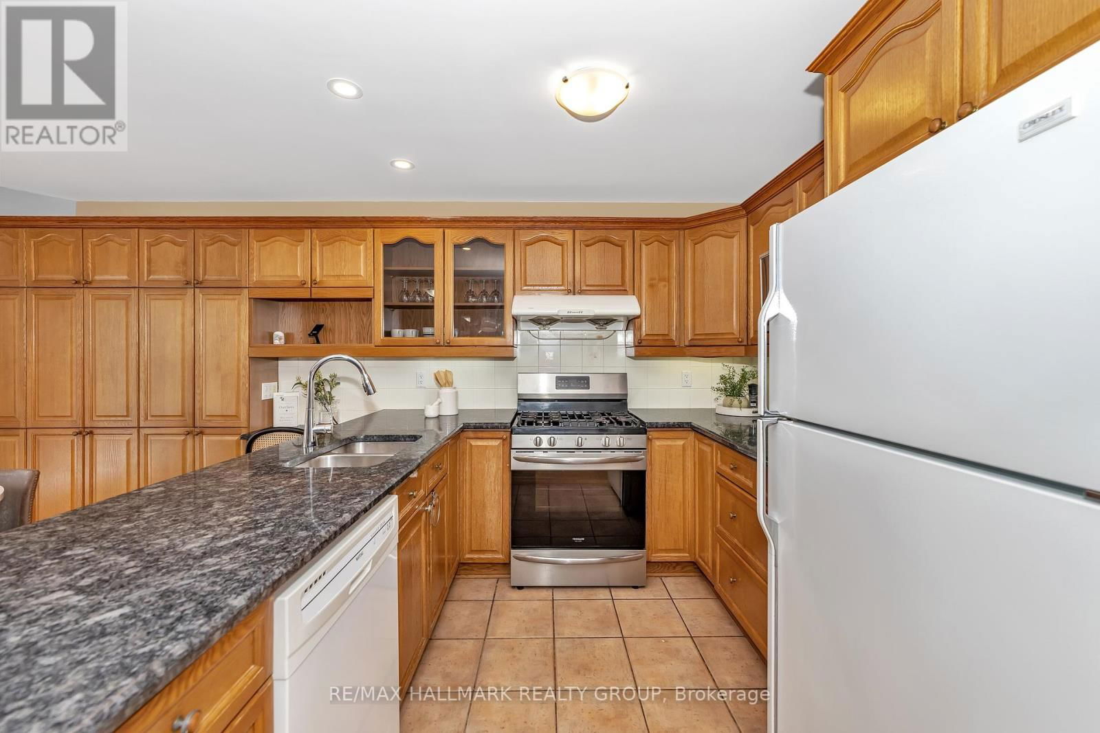 63 NEWBOROUGH CRESCENT Image 4