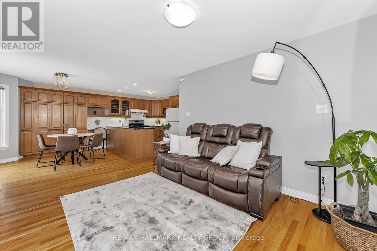 63 NEWBOROUGH CRESCENT Image 6
