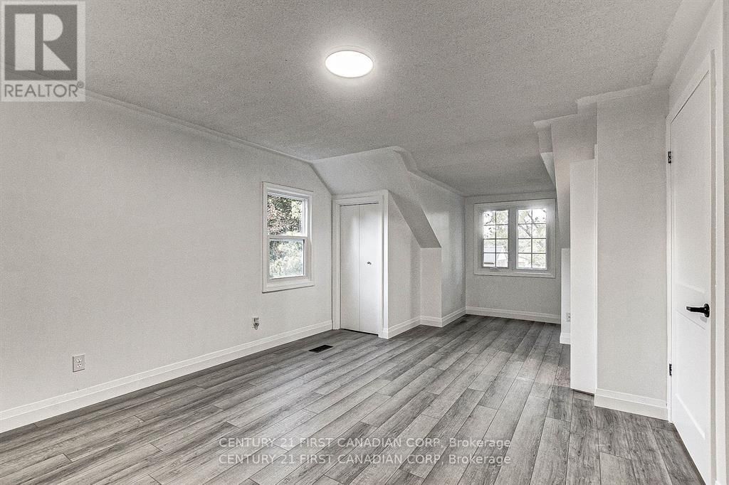 347 THIEL STREET Image 23
