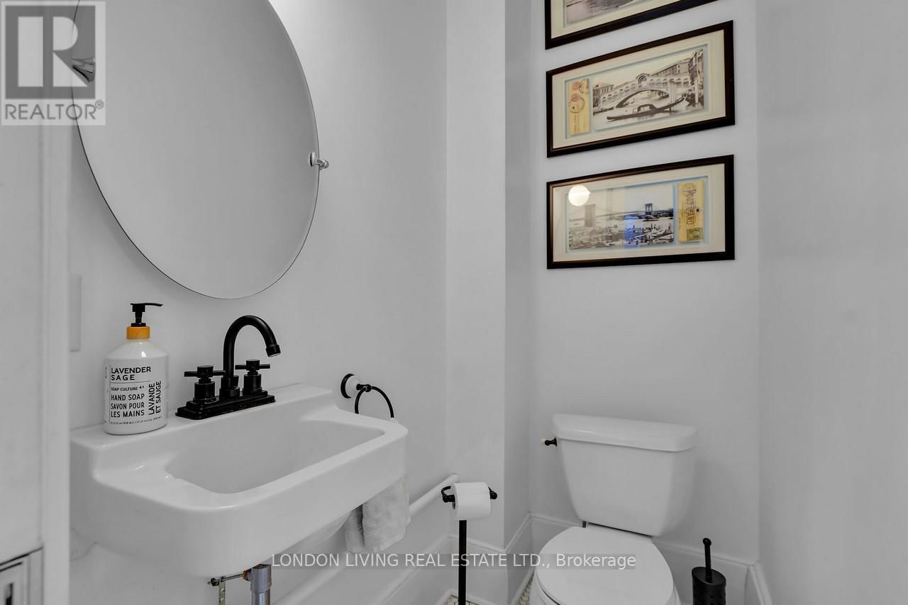 236 RIDOUT STREET SOUTH Image 14
