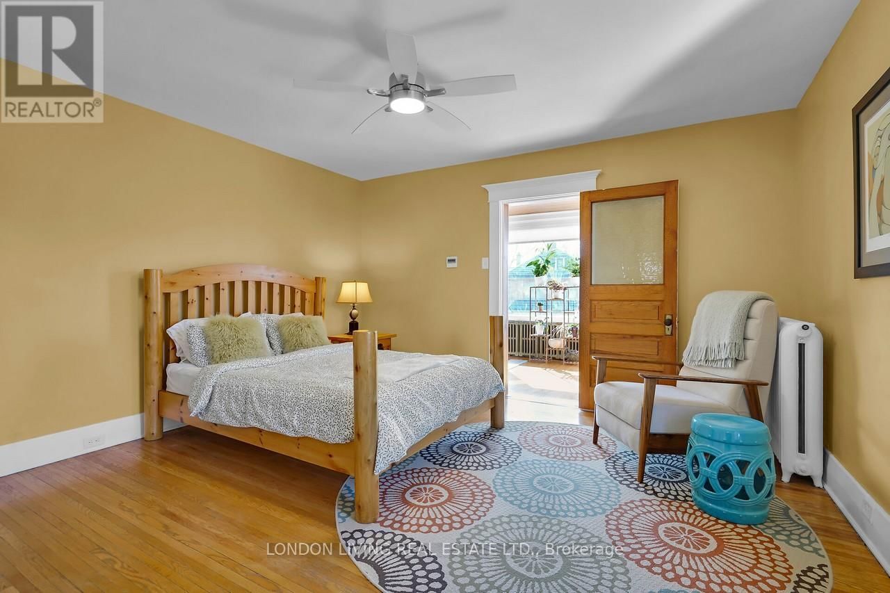 236 RIDOUT STREET SOUTH Image 17