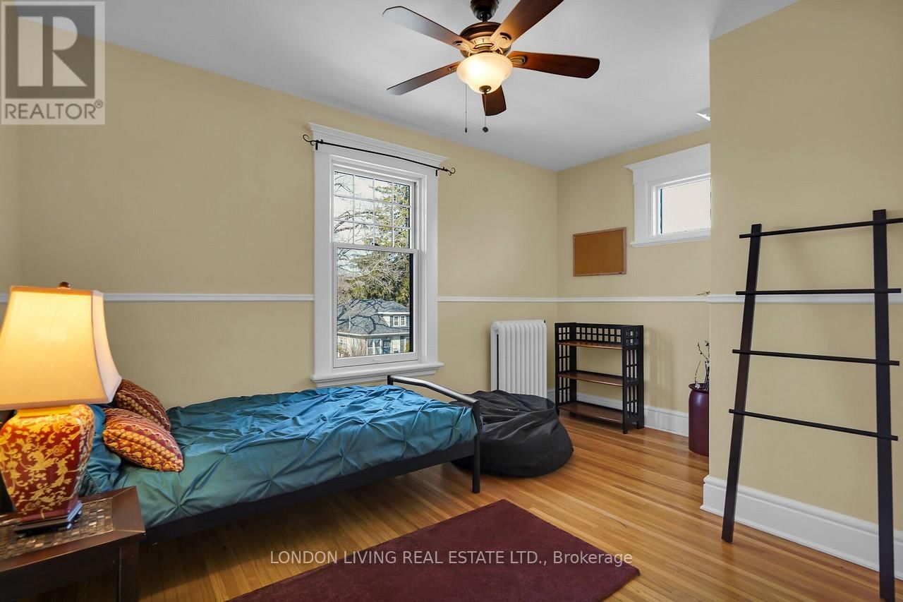 236 RIDOUT STREET SOUTH Image 20