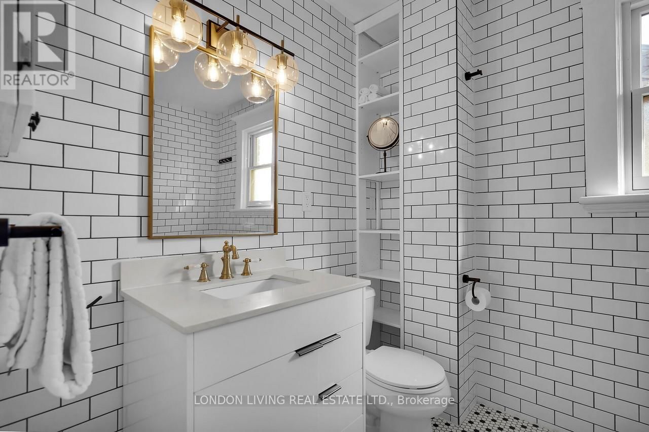 236 RIDOUT STREET SOUTH Image 22