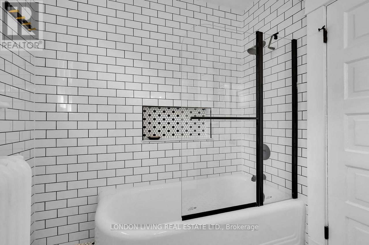 236 RIDOUT STREET SOUTH Image 23