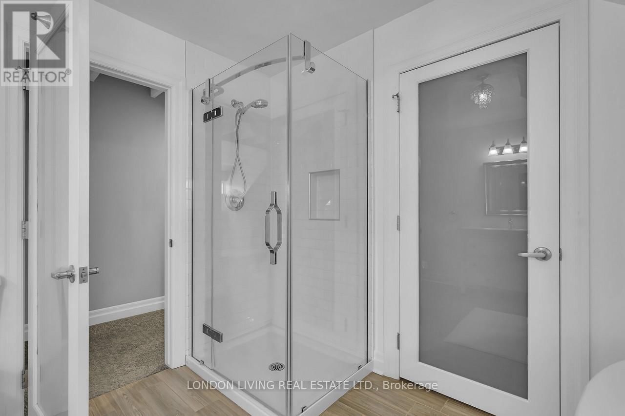 236 RIDOUT STREET SOUTH Image 27