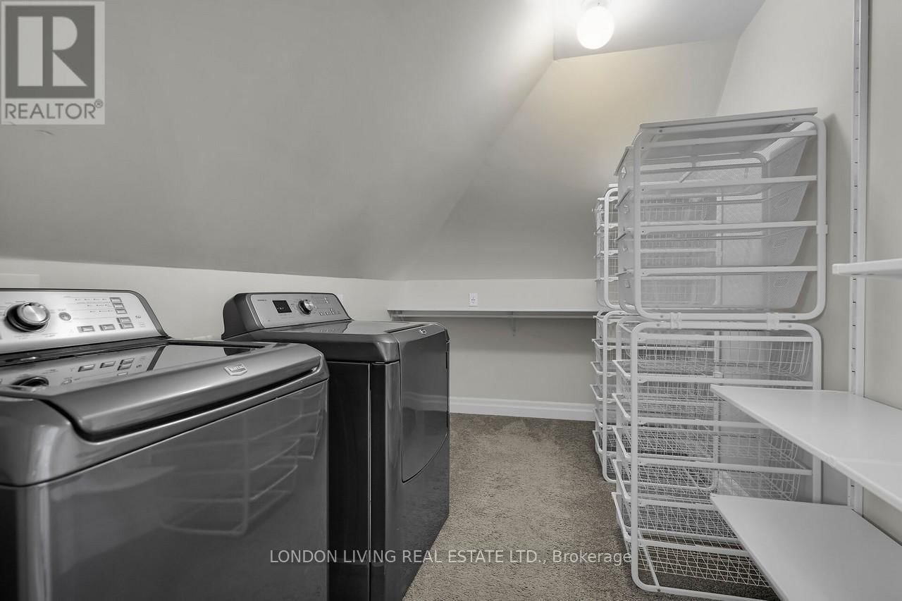 236 RIDOUT STREET SOUTH Image 28