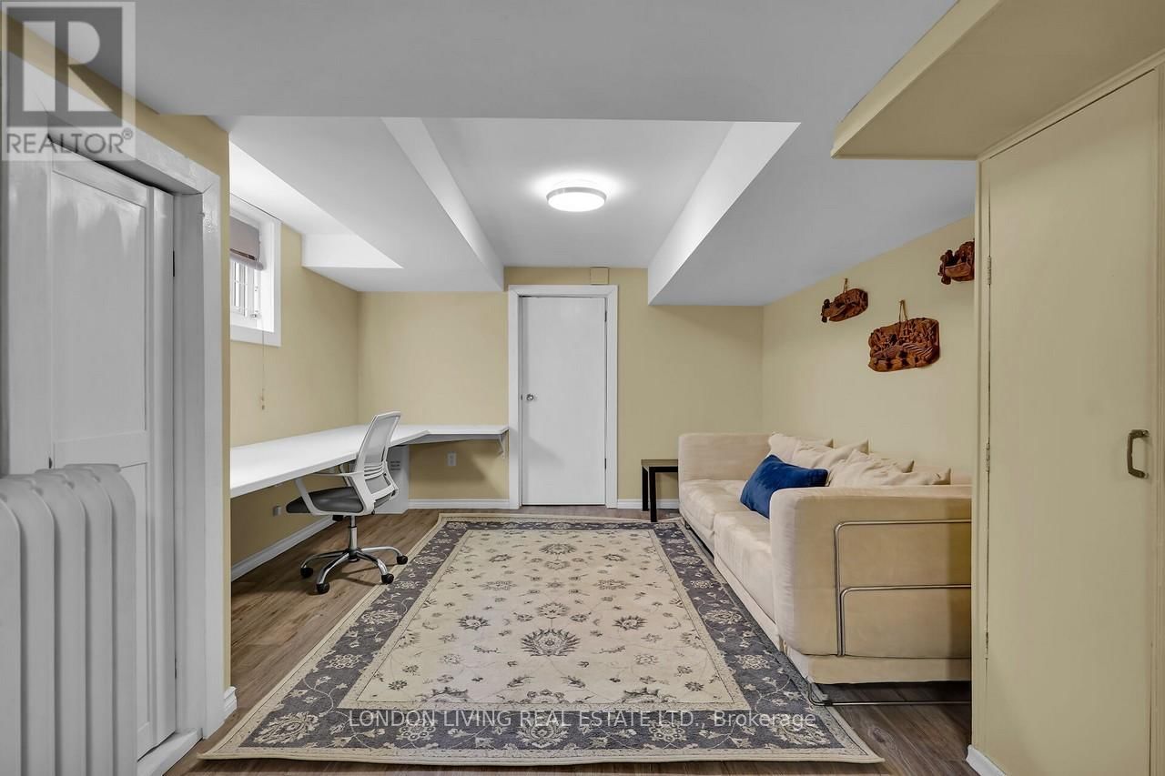 236 RIDOUT STREET SOUTH Image 29