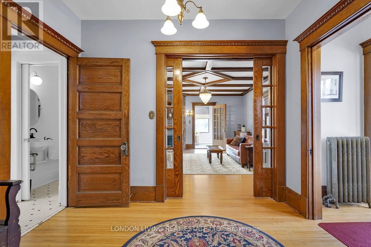 236 RIDOUT STREET SOUTH Image 3