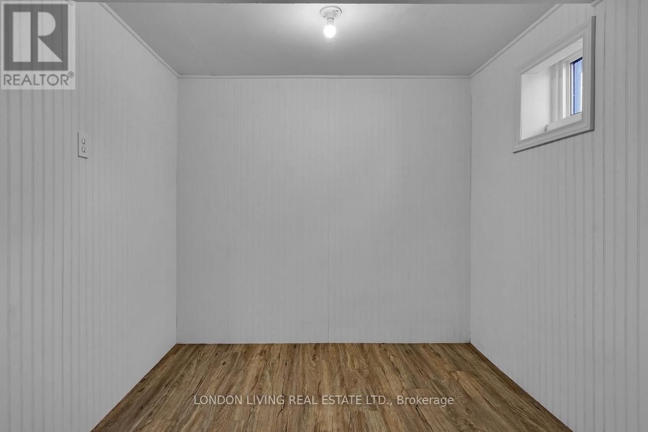 236 RIDOUT STREET SOUTH Image 34
