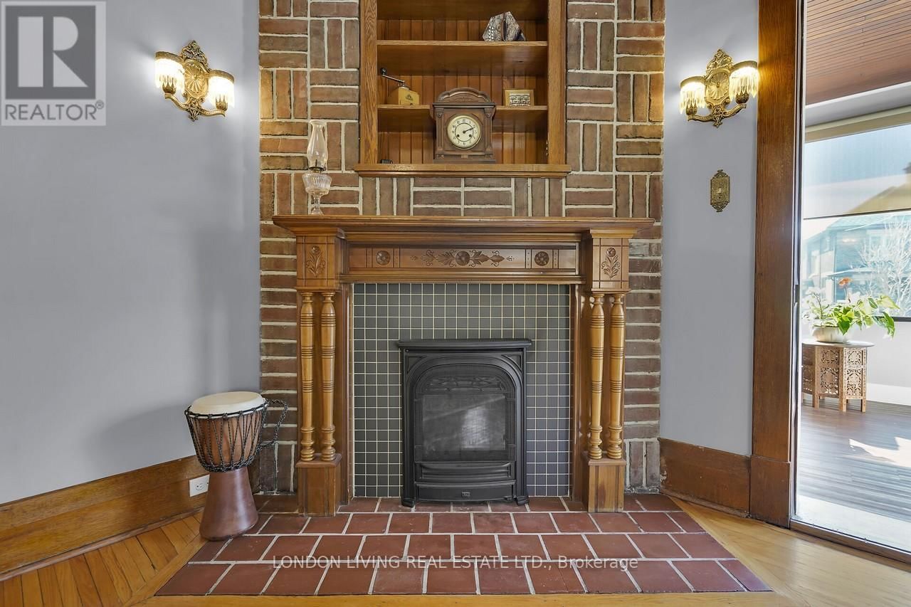 236 RIDOUT STREET SOUTH Image 6