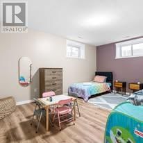 423474 6 CORNERS Image 11
