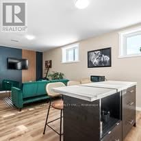 423474 6 CORNERS Image 25