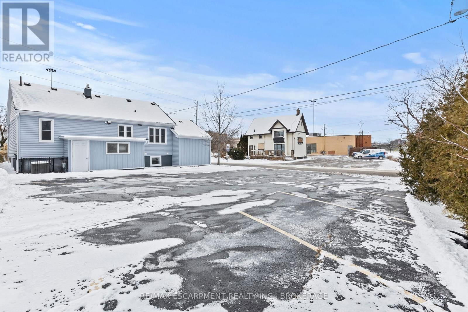 249 CARLTON STREET Image 16