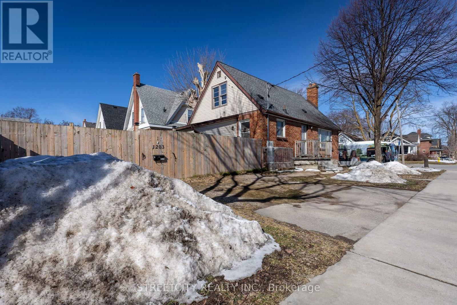 1203 FLORENCE STREET Image 2