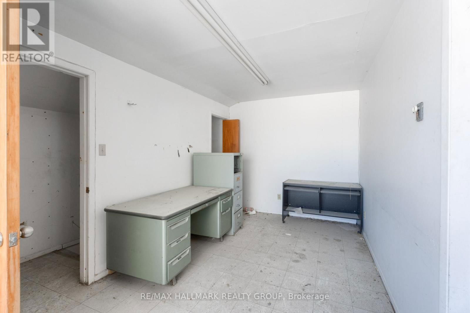 5604 HARRIS ROAD Image 27