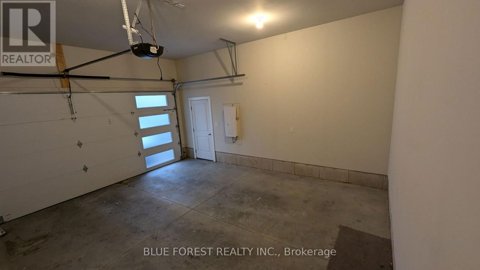 22 - 10 MCPHERSON COURT Image 4