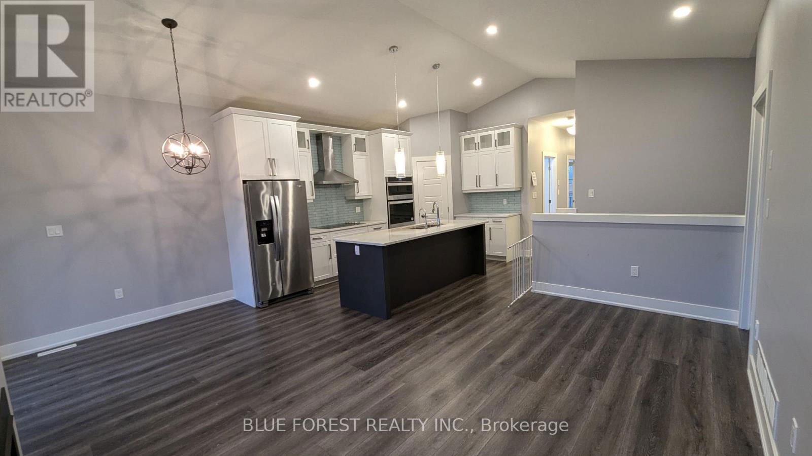 22 - 10 MCPHERSON COURT Image 7