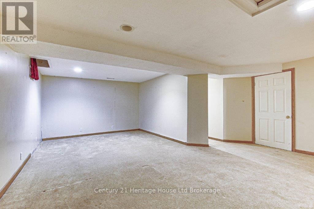 84 ANDERSON STREET Image 18