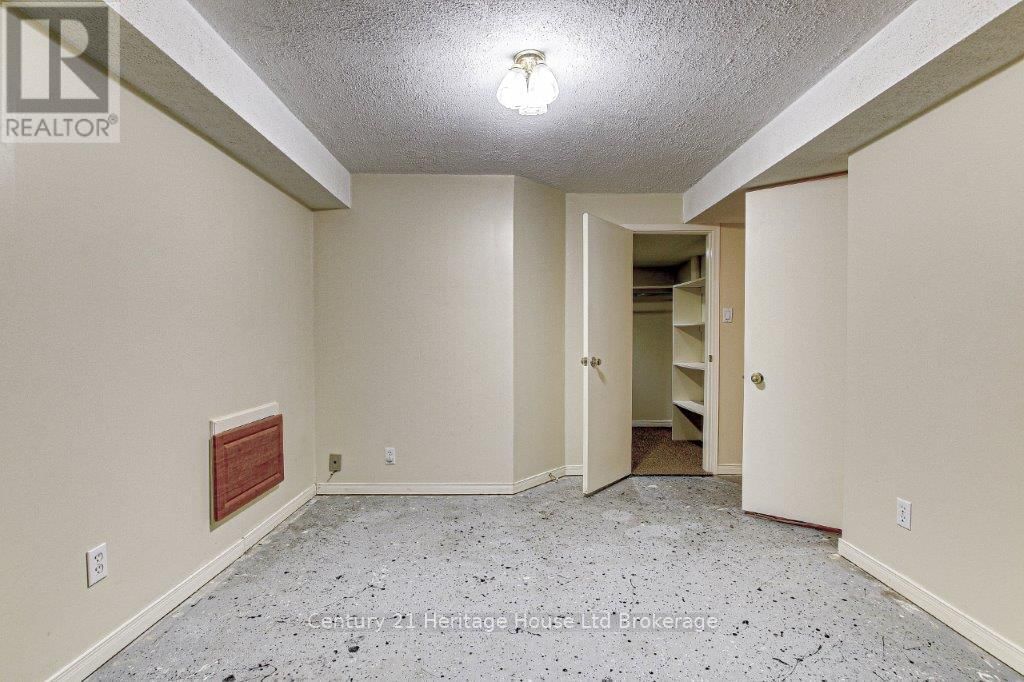 84 ANDERSON STREET Image 21
