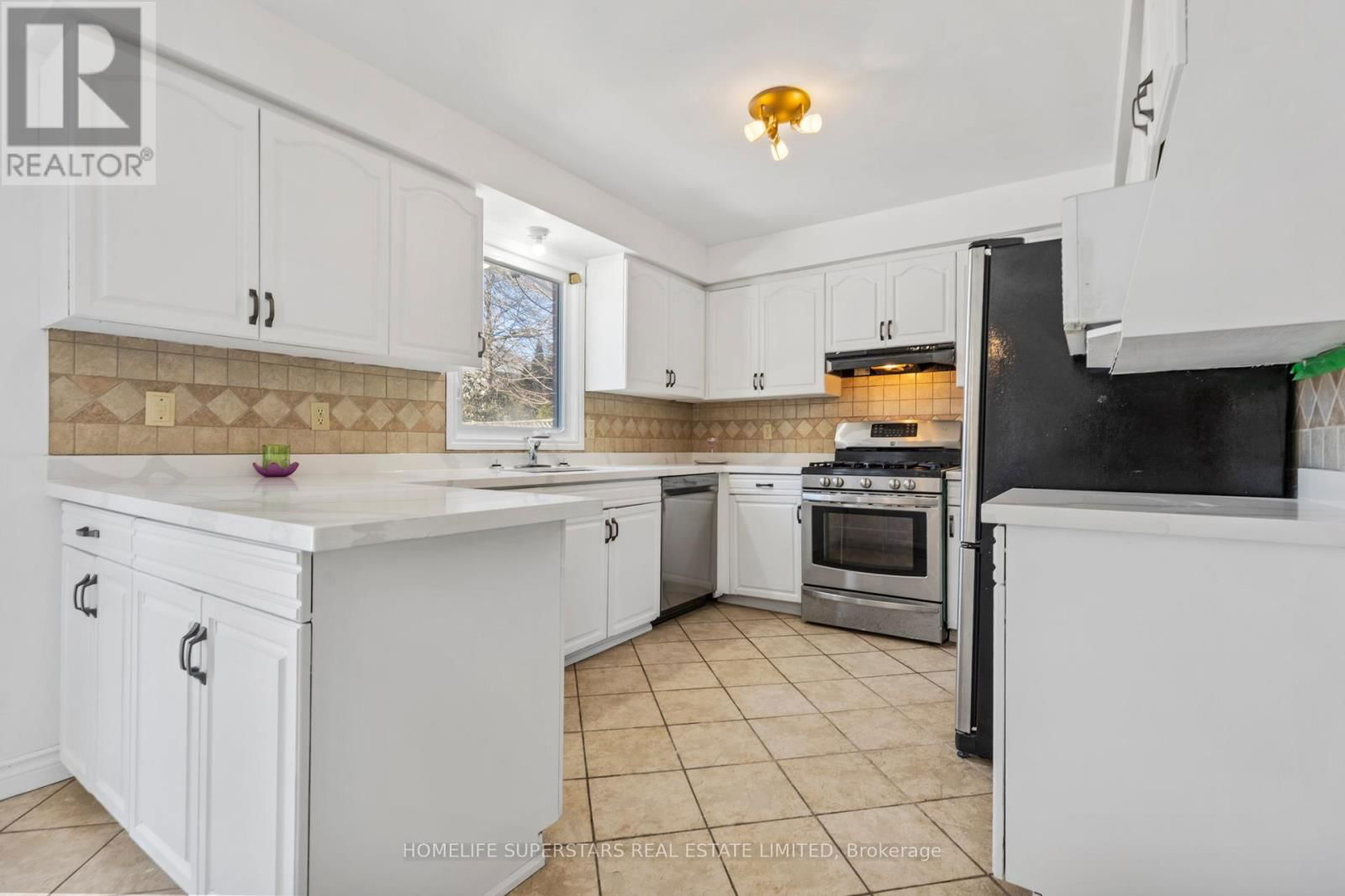 1565 HASTINGS DRIVE Image 11