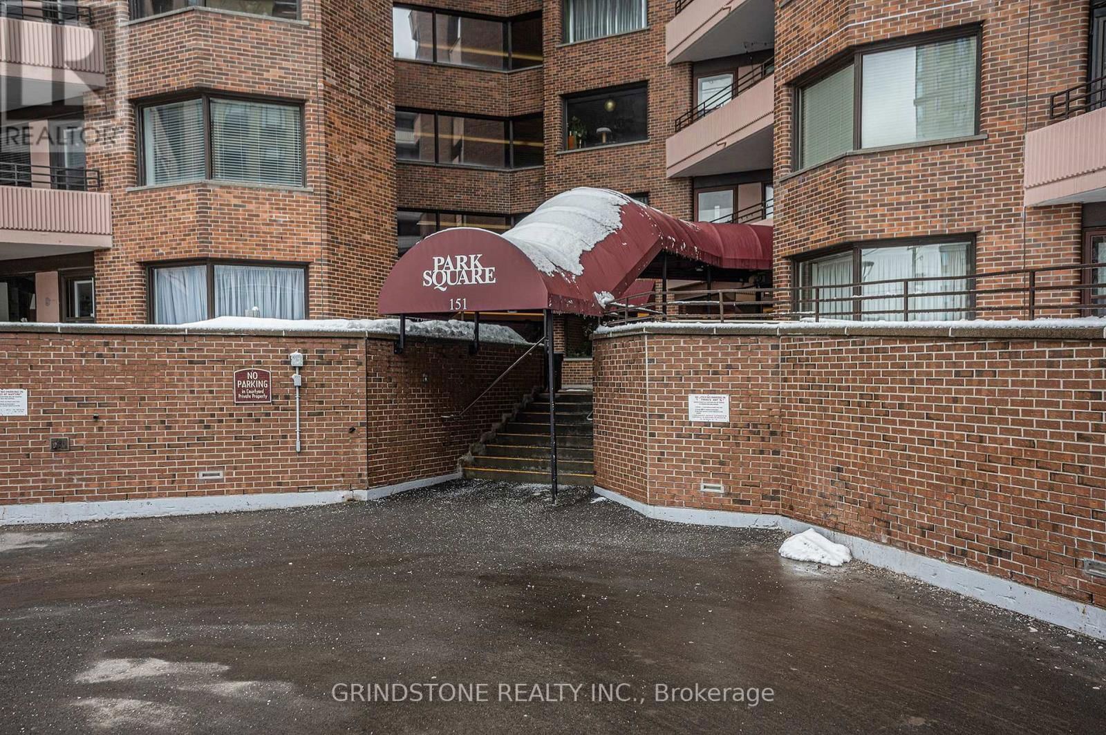1203 - 151 BAY STREET Image 2