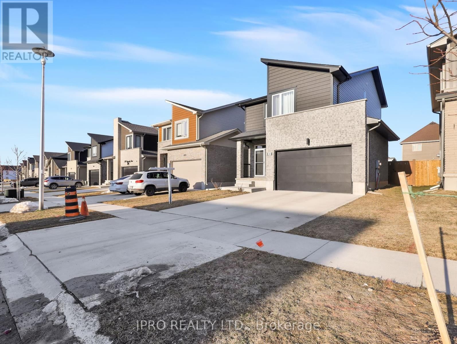 397 EDGEVALLEY ROAD Image 2