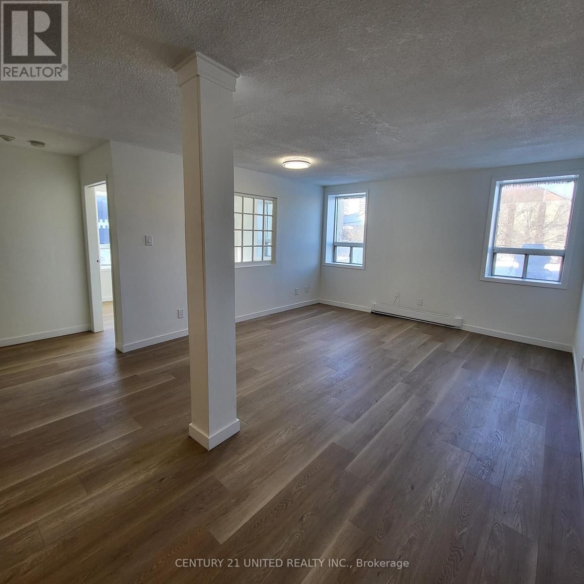 8 - 174.5 HUNTER STREET E Image 3