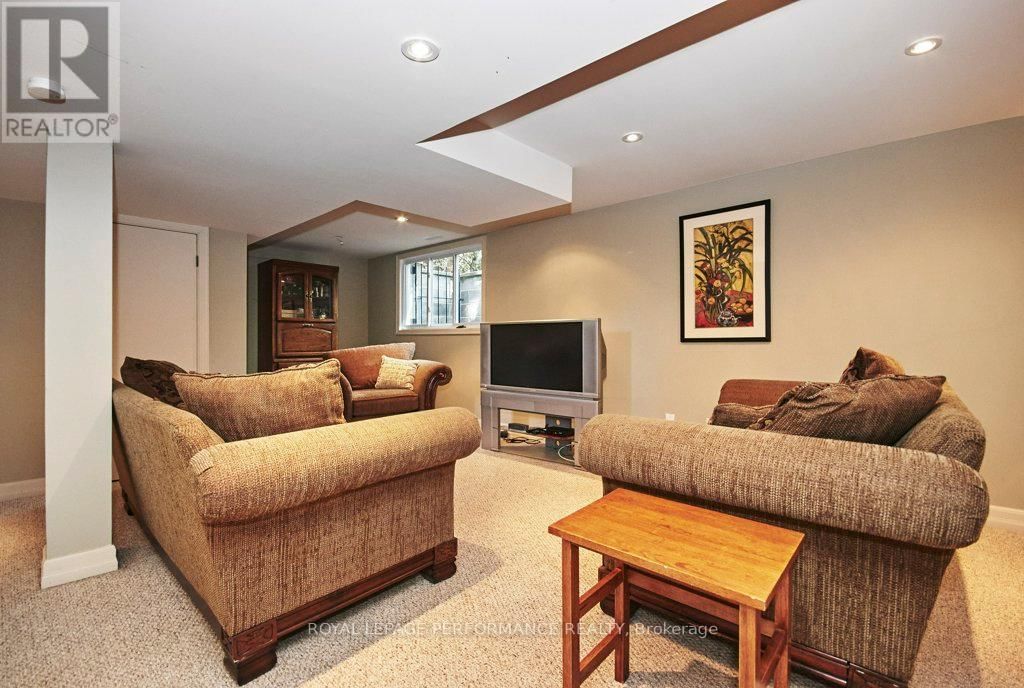 125 LANSDOWNE ROAD SOUTH Image 31