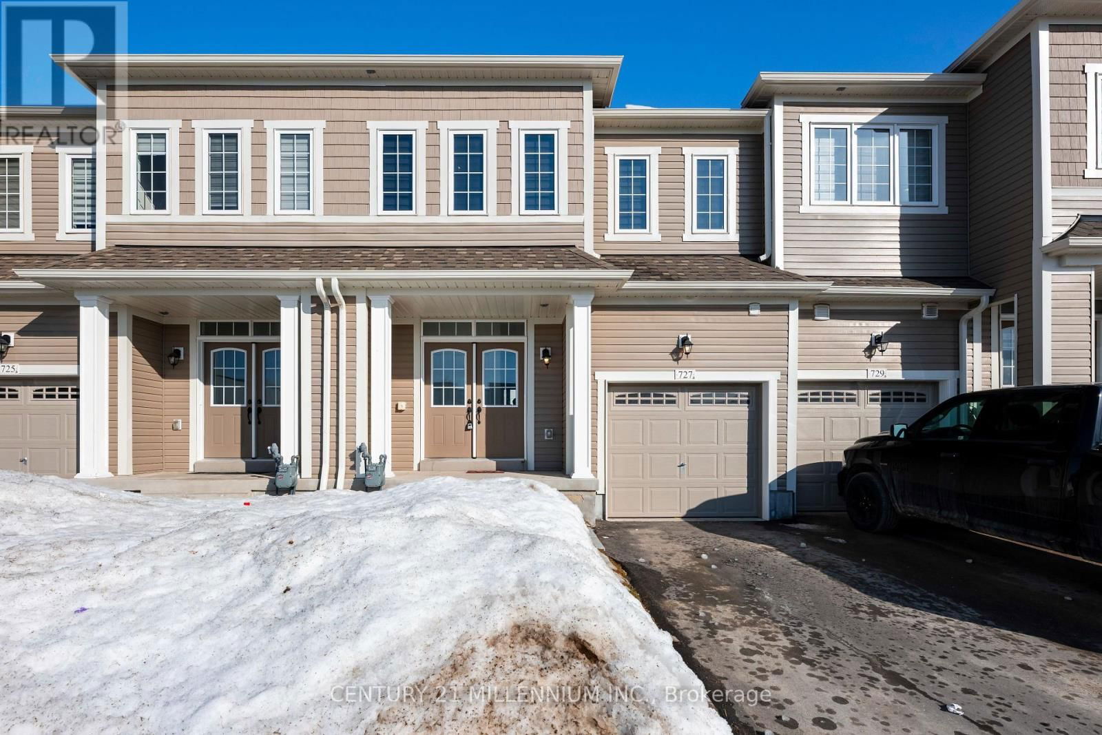727 POTAWATOMI CRESCENT Image 1