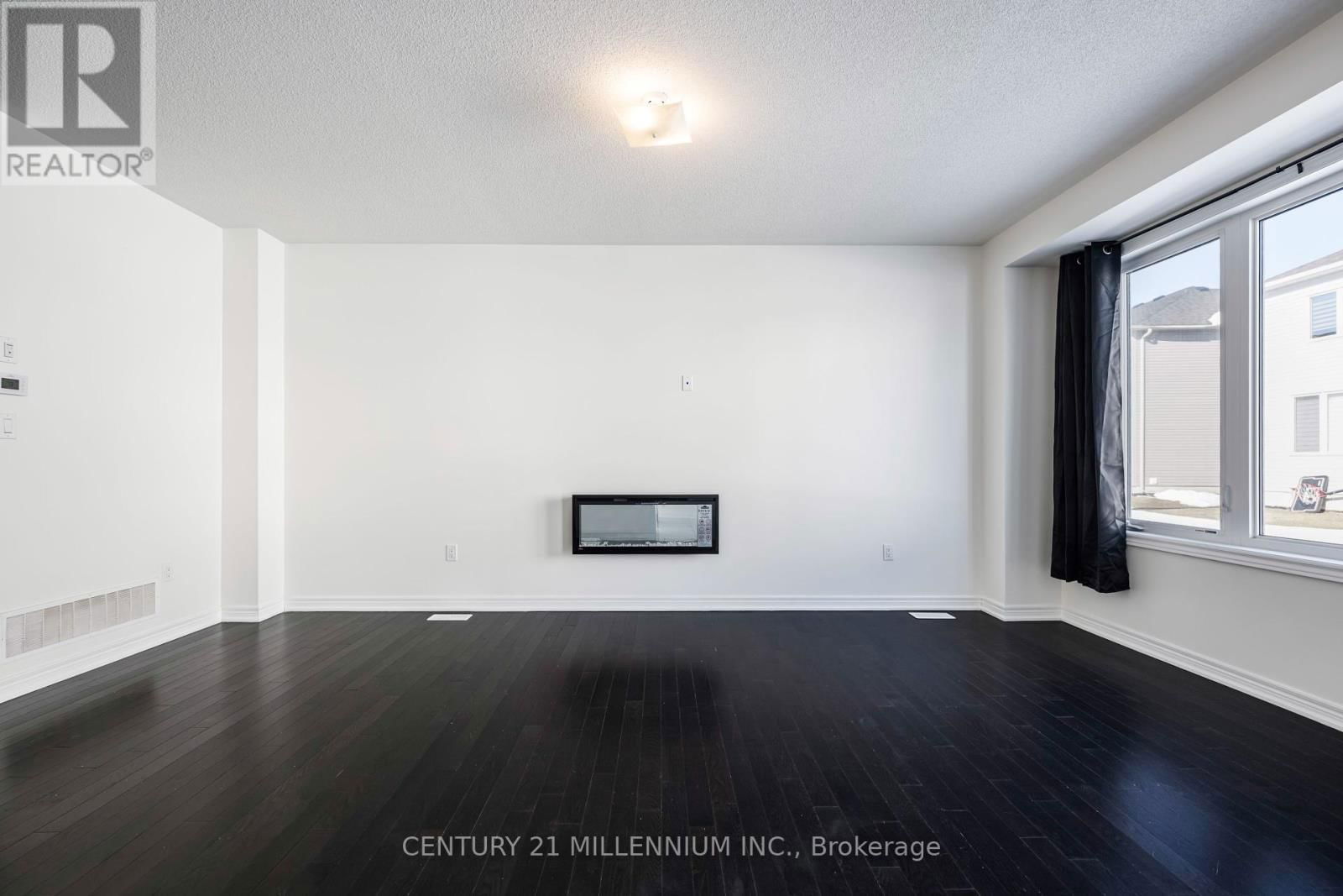 727 POTAWATOMI CRESCENT Image 10