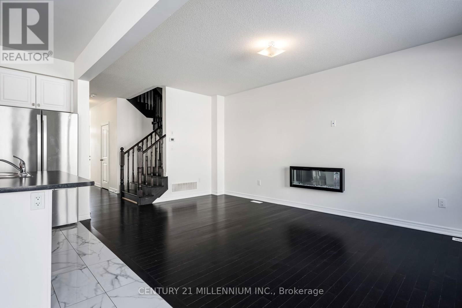 727 POTAWATOMI CRESCENT Image 11