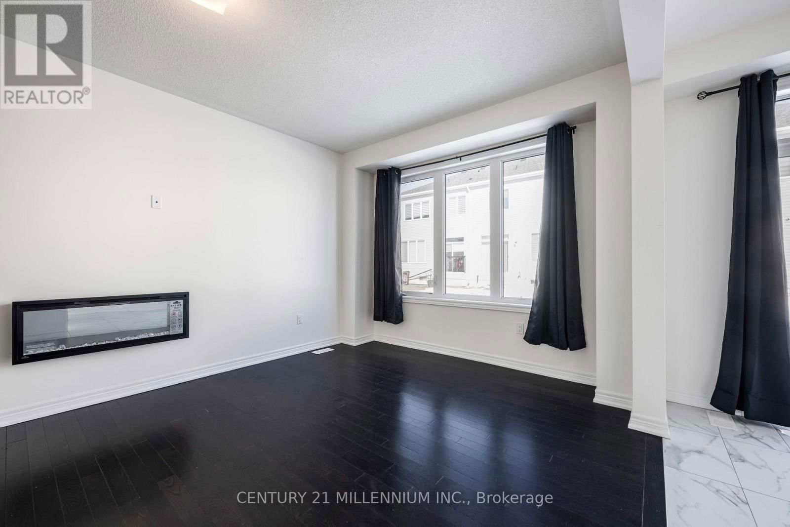 727 POTAWATOMI CRESCENT Image 12