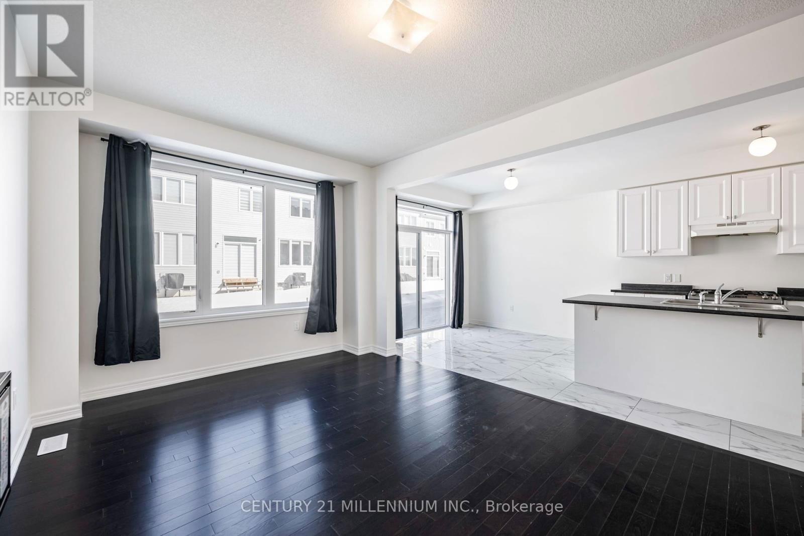 727 POTAWATOMI CRESCENT Image 13