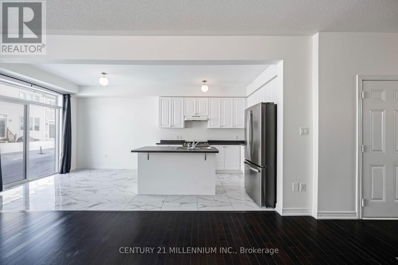 727 POTAWATOMI CRESCENT Image 14