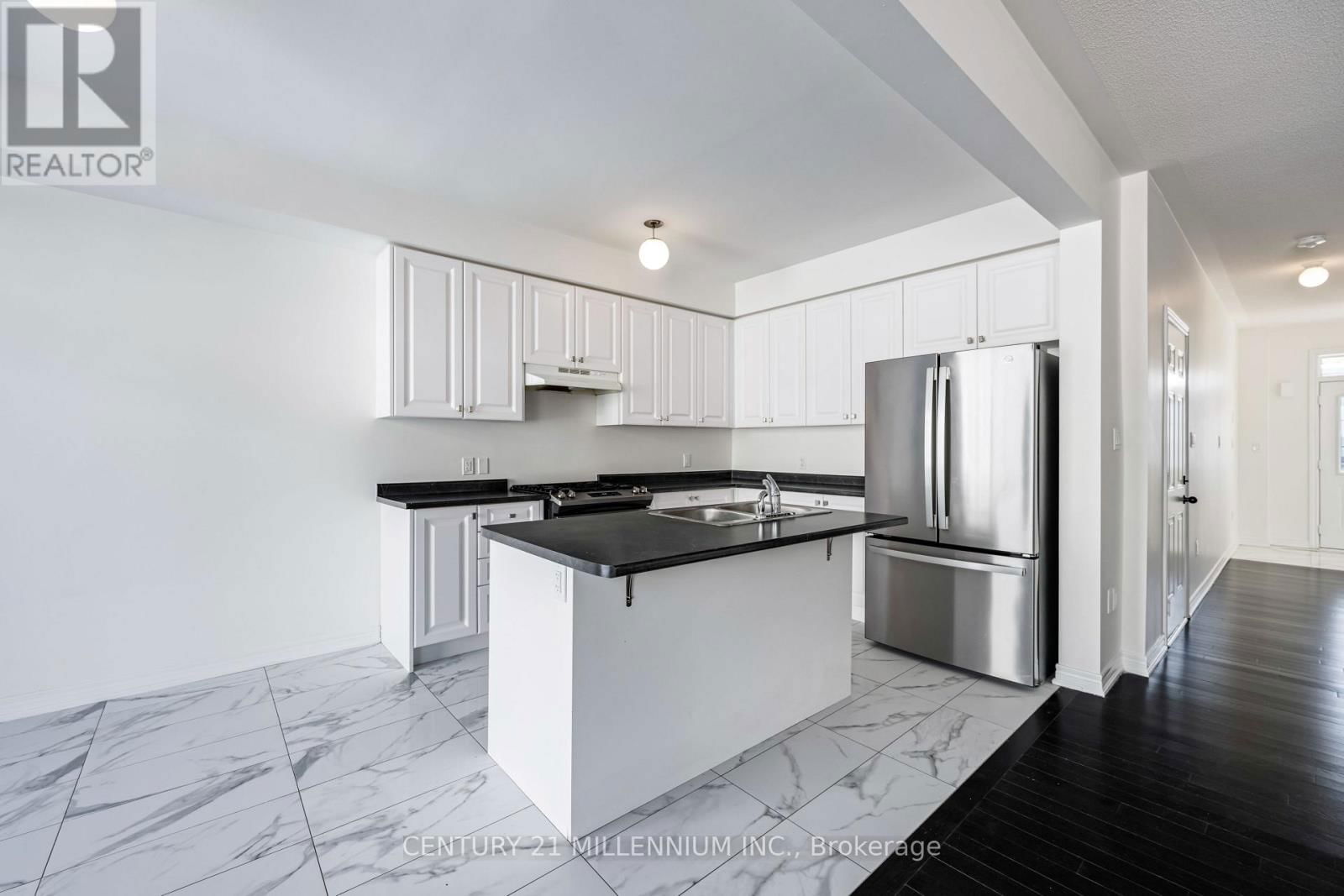 727 POTAWATOMI CRESCENT Image 16